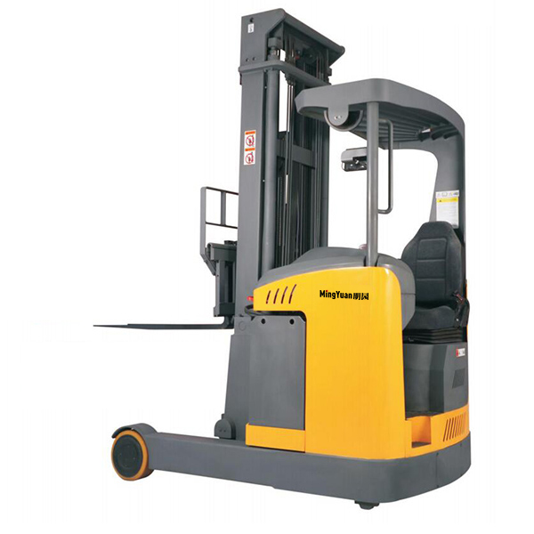 前移式叉车门驾前移座驾式CQD15