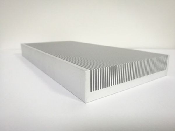 高密型材类散热器